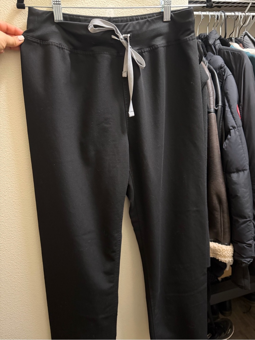 Women’s figs straight leg scrub pants Size M